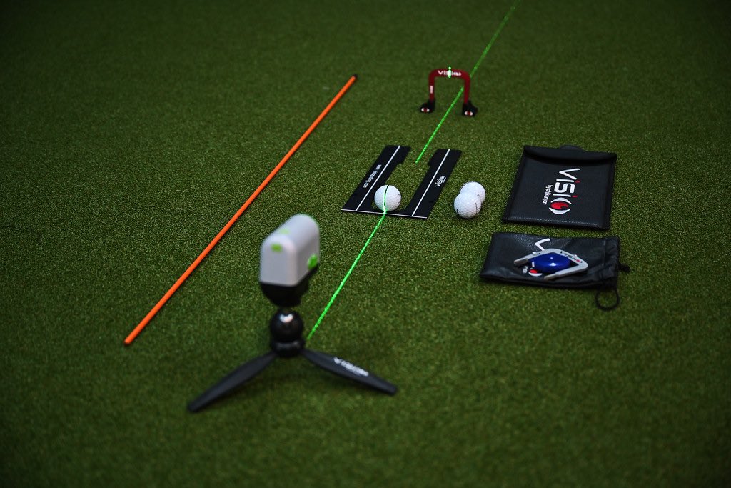 Indoor putting studio at Broadlands Golf